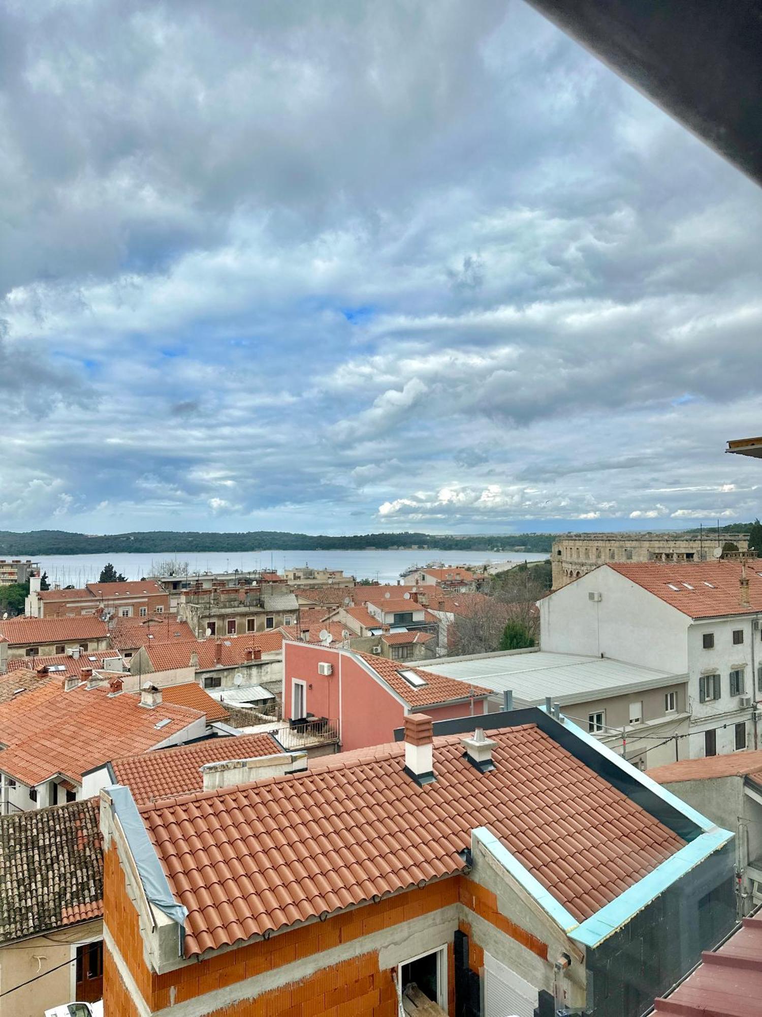 Crolivia Apartments Near Arena, Center Of Pula Exterior photo
